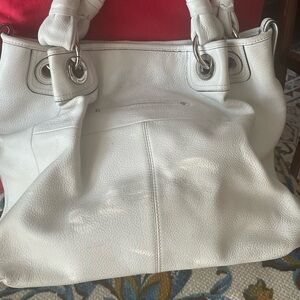 B Makowsky off white leather purse